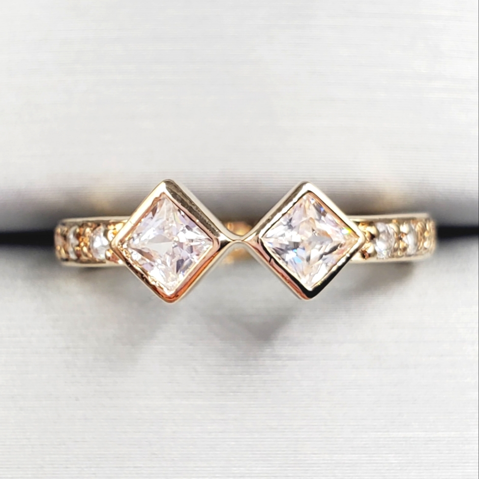 Yellow Gold Geometric Ring